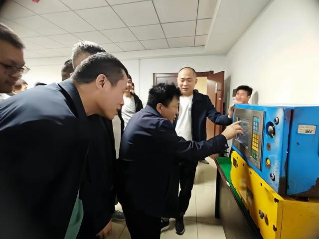 举措确保矿井运输系统“脉络畅通”开元棋牌陕煤蒲白建庄矿业公司：多(图2)
